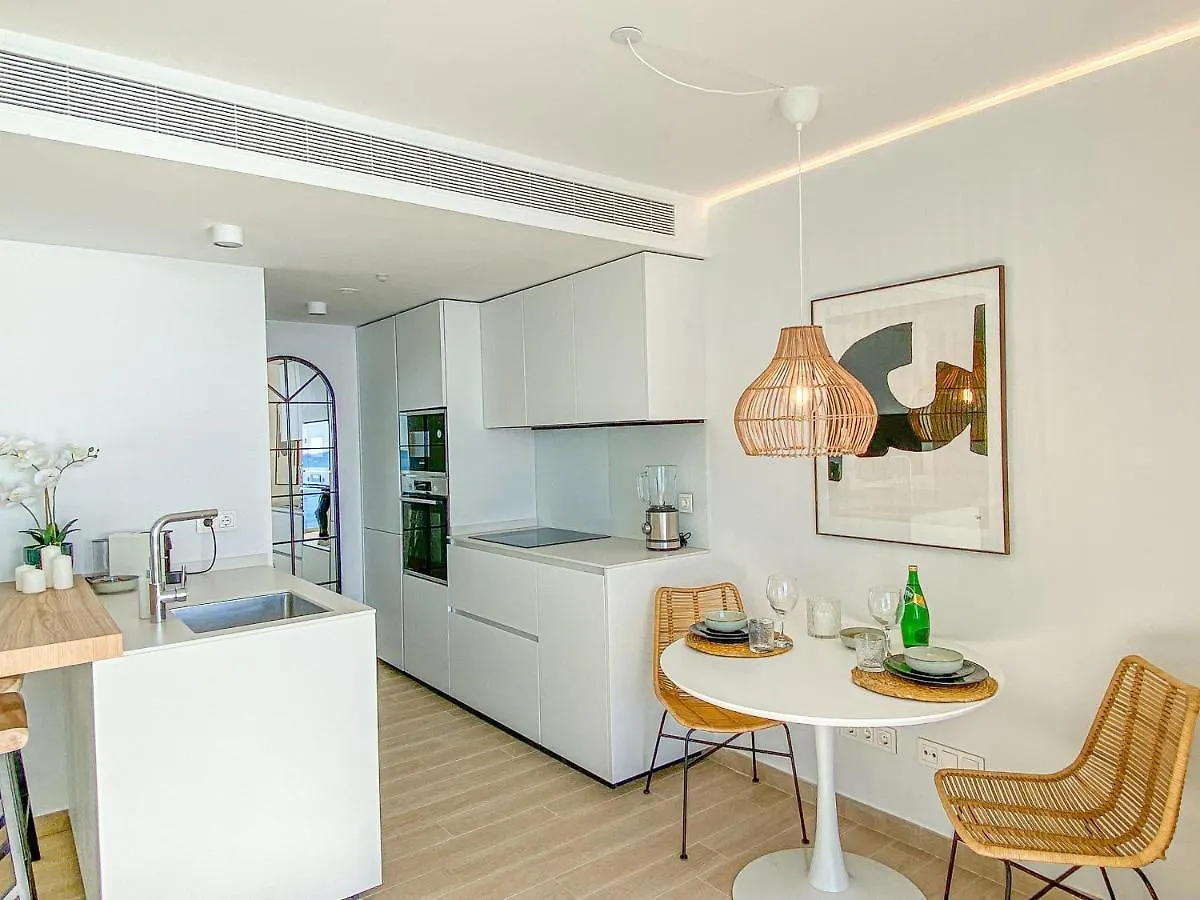Amazing Sea Views - The Wave, Brand New Apartment フエンヒロラ